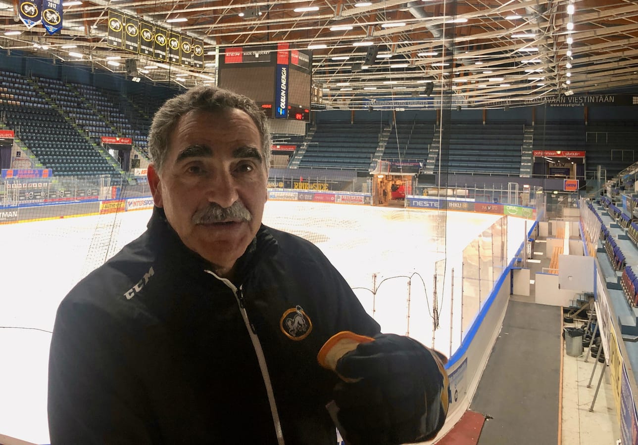 Columbus Blue Jacketsin maalivahtivalmentaja Jim Corsi on katsonut lähes kaikki Veini Vehviläisen pelit tällä kaudella.
