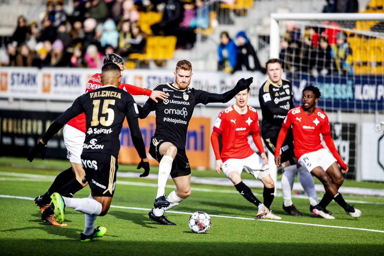 SJK:n kausi jatkuu lauantaina FC Lahtea vastaan. SJK palaa uuden tekonurmen saaneelle kotistadionilleen kolmen ottelun vierasputken jälkeen.