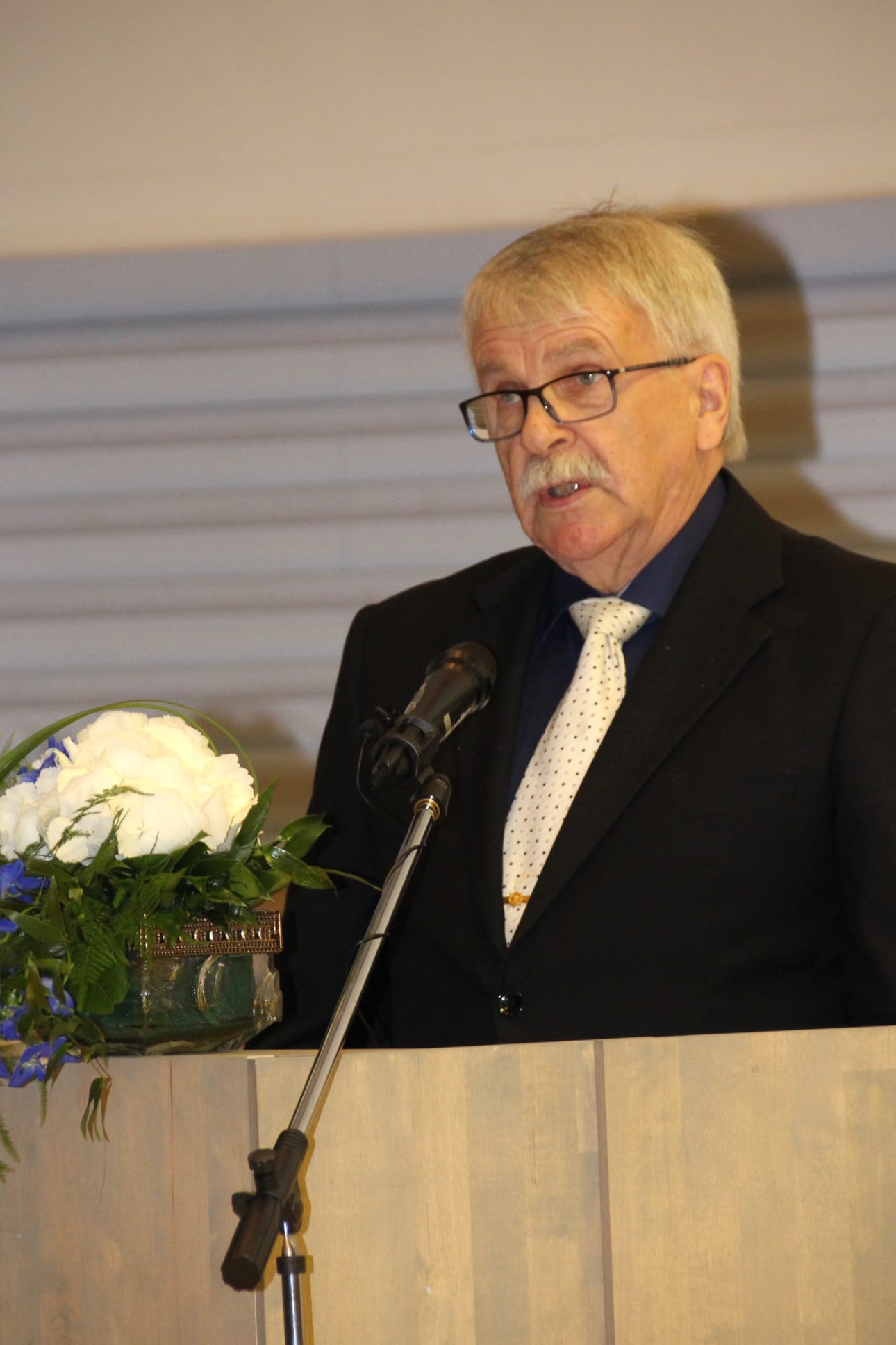 Merikapteeni Matti Kamula esitti juhlassa kaksi Pekka Keräsen kirjoittamaa runoa.
