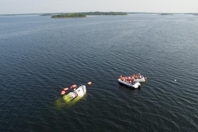 M/S Mässkärista pelastettiin 25 matkustajaa ja kaksi miehistön jäsentä. KUVA: ROBIN BOKULL