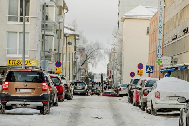Rekisterikilvet on syytä pitää lumesta puhtaana. KUVA: Jukka-Pekka Moilanen
