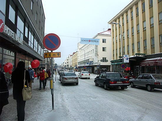 Kuvassa Kajaanin katuvilinää.