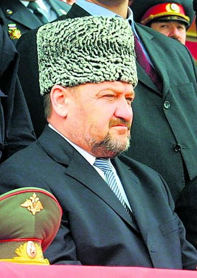 Ennen pommiattentaattia. Ahmad Kadyrovilla oli tätä kuvaa otettaessa vain muutama minuutti elinaikaa jäljellä.
