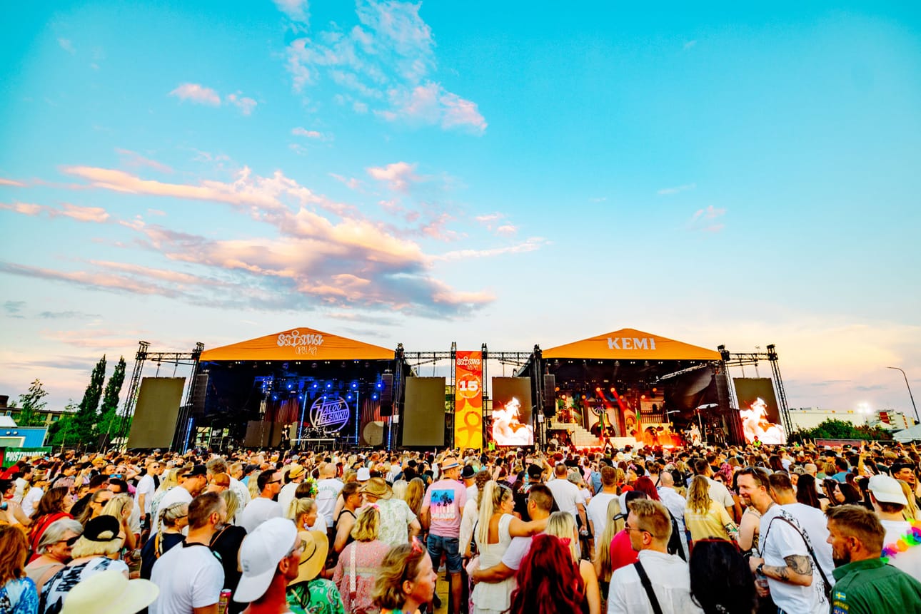 Kesällä 2026 kaikilla kolmella festivaalilla juhlitaan kahden suuren festivaalilavan voimin. Näin varmistetaan esitysten näkyminen ja kuuluminen entisestään kasvaneille yleisömassoille.
