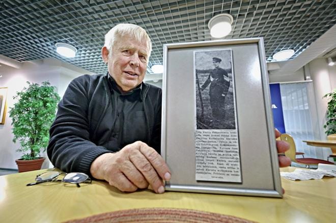 Risto Lautamajan mukaan lehtileikkeessä mainittu karhu olisi kaadettu 1900–luvun alkupuolella. KUVA: KARI LÖFHJELM