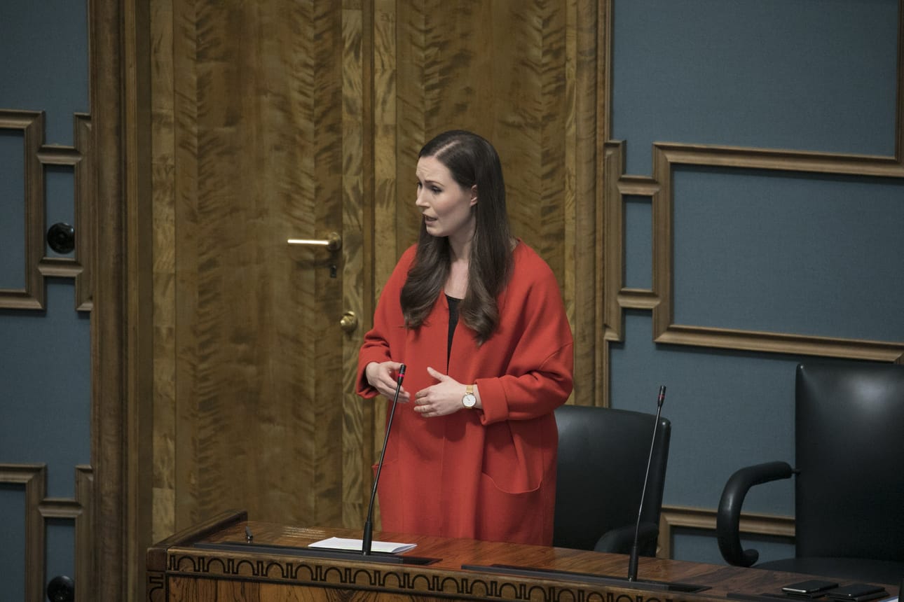 Sanna Marin kertoo tänään klo 14, miten hallitus tukee ihmisiä koronaviruskriisin keskellä.