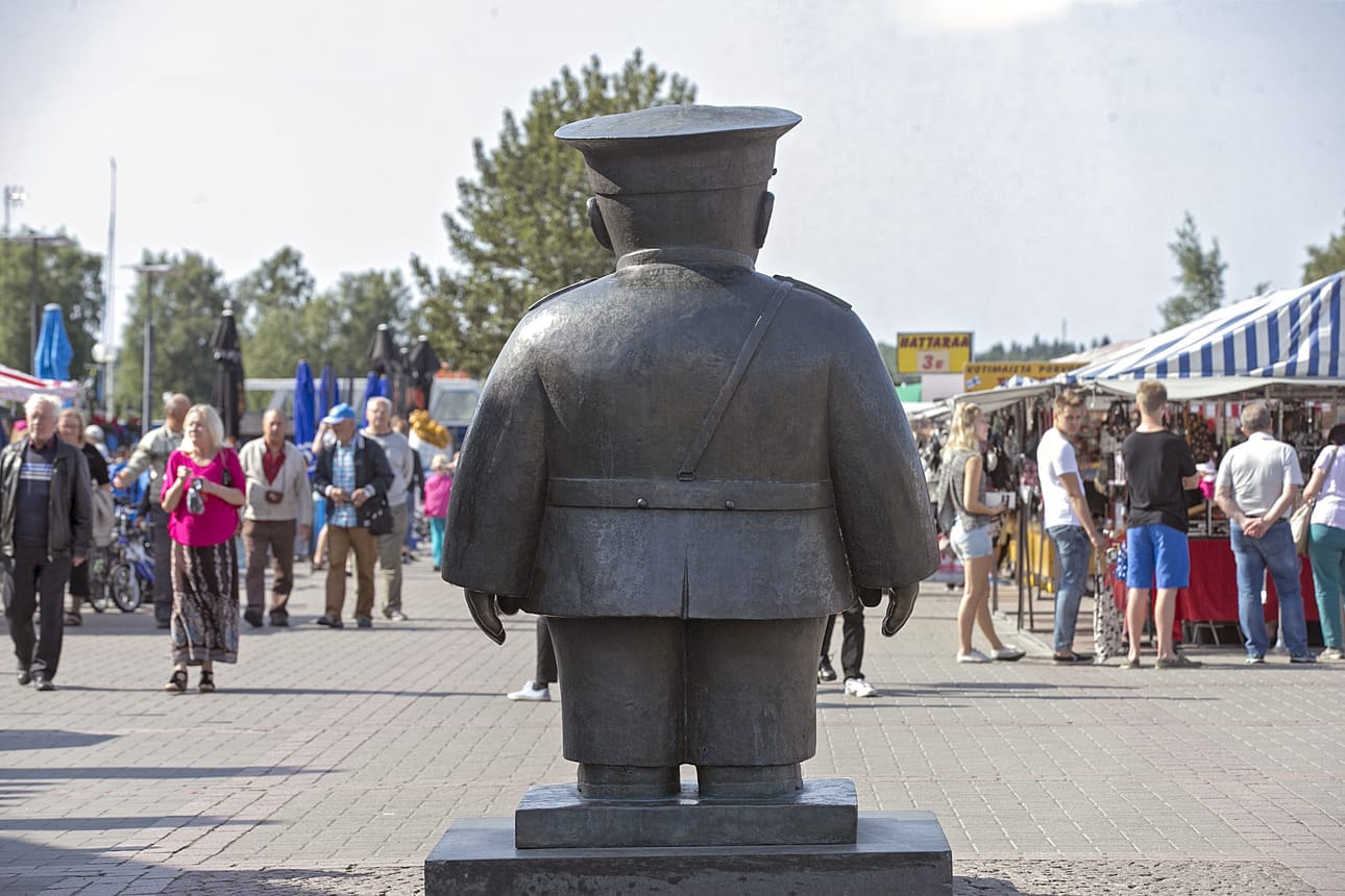 Oulun yliopiston ja Oulun kaupungin toteuttamassa tutkimuksessa selvitettiin syitä miksi ihmiset muuttavat Ouluun tai pois Oulusta.
