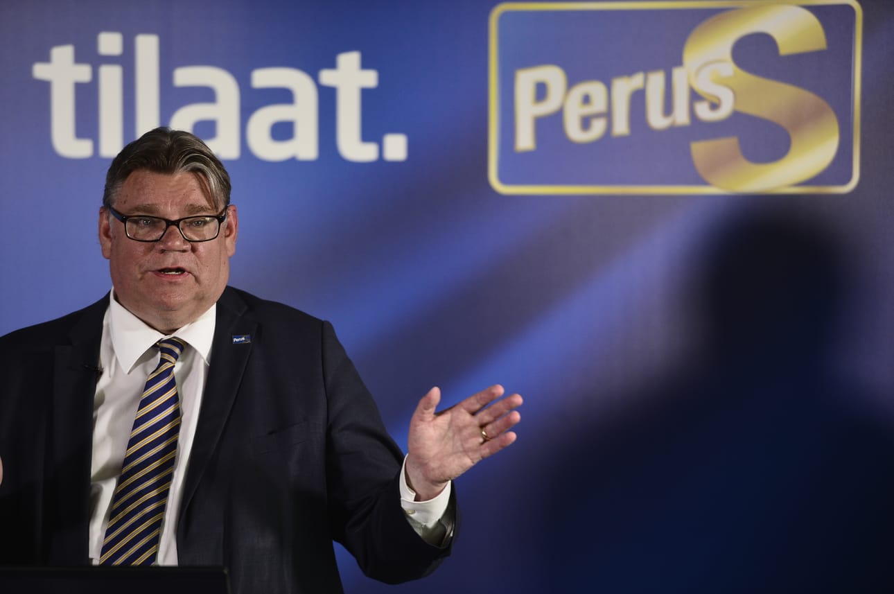 Perussuomalaisten puheenjohtaja Timo Soini kommentoi Britannian EU-eroa työmiehen tuumaustunnilla keskiviikkona Helsingissä.