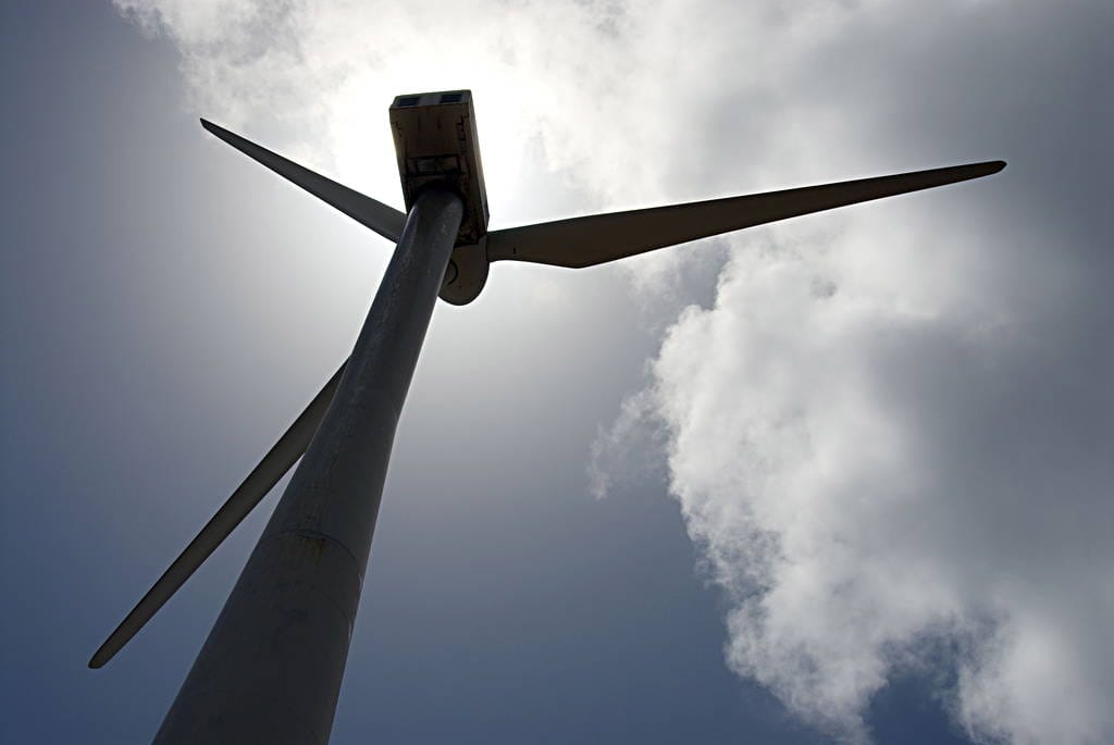 Huoltoryhmä oli päätynyt käyttämään kassia työkalujen kuljettamiseen, koska tuulimyllyn hissi oli liian kapea suuren tavaramäärän kuljettamiseen.