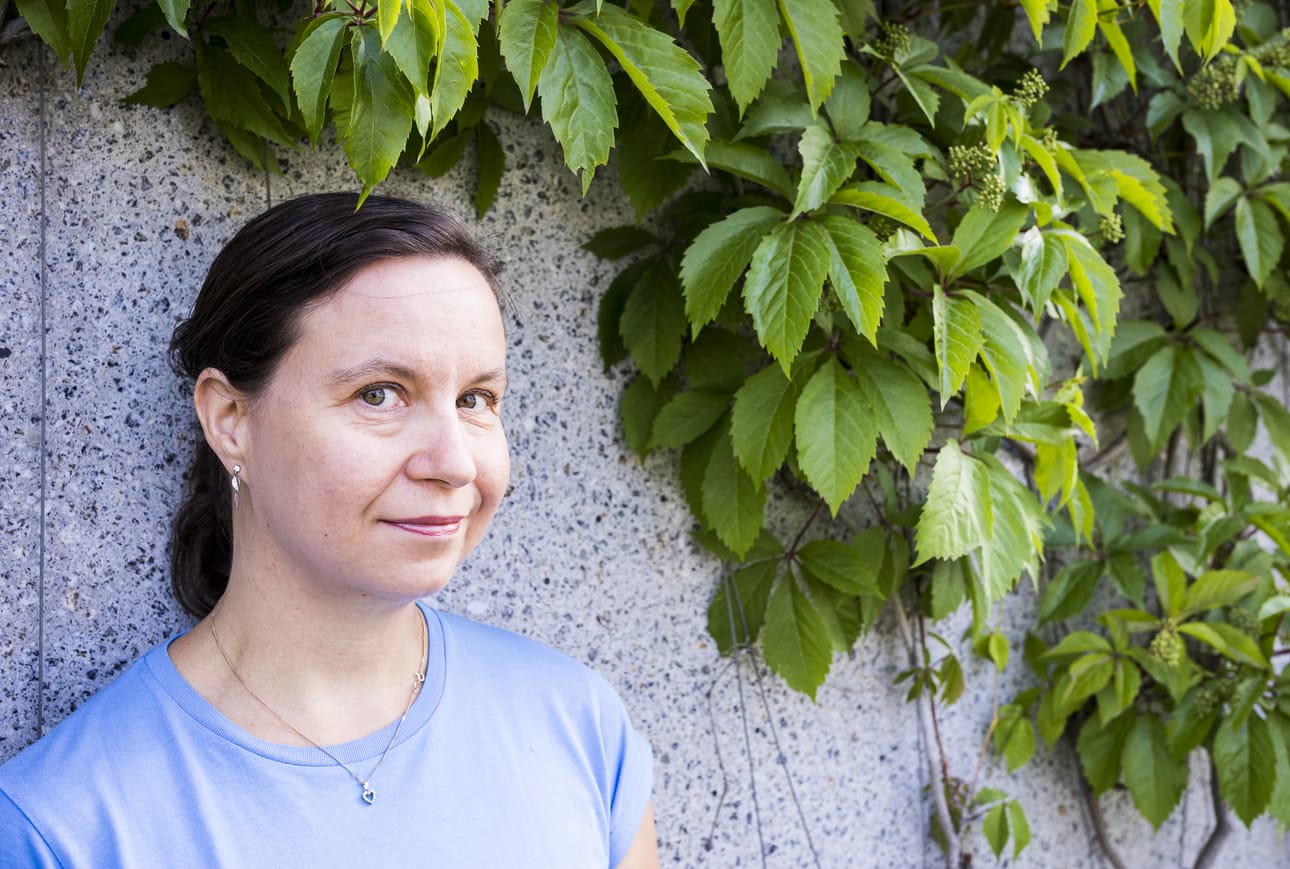 Neuropsykologi Sari Kukkamaa muistuttaa, että suuret tunteet tien päällä voivat olla vaarallisia. Kuva: Tiina Mäki/Oys