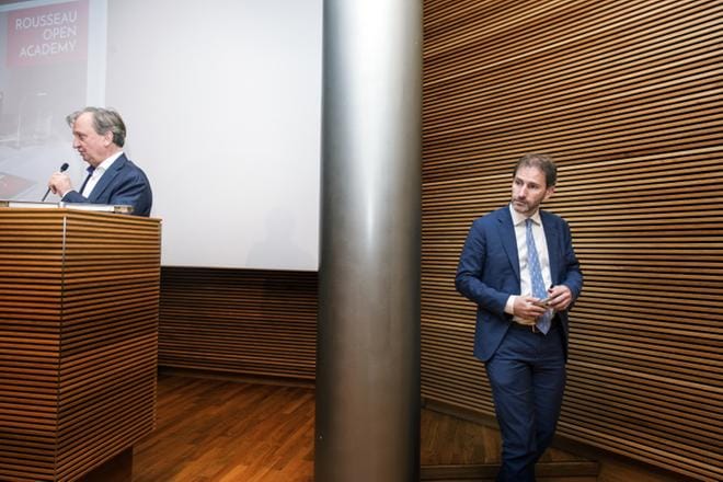 Italialaisen Viiden tähden liikkeen taustalla vaikuttava Davide Casaleggio (oik.) vieraili ensimmäistä kertaa Suomessa. Tilaisuuden järjesti Liike Nyt ja sitä veti puheenjohtaja Harry Harkimo. KUVA: Kimmo Penttinen