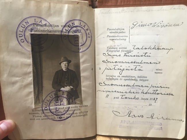 Simo Väisänen saapui junalla Kuusamoon vuonna 1927. Hän on lähtöisin Suomussalmelta.