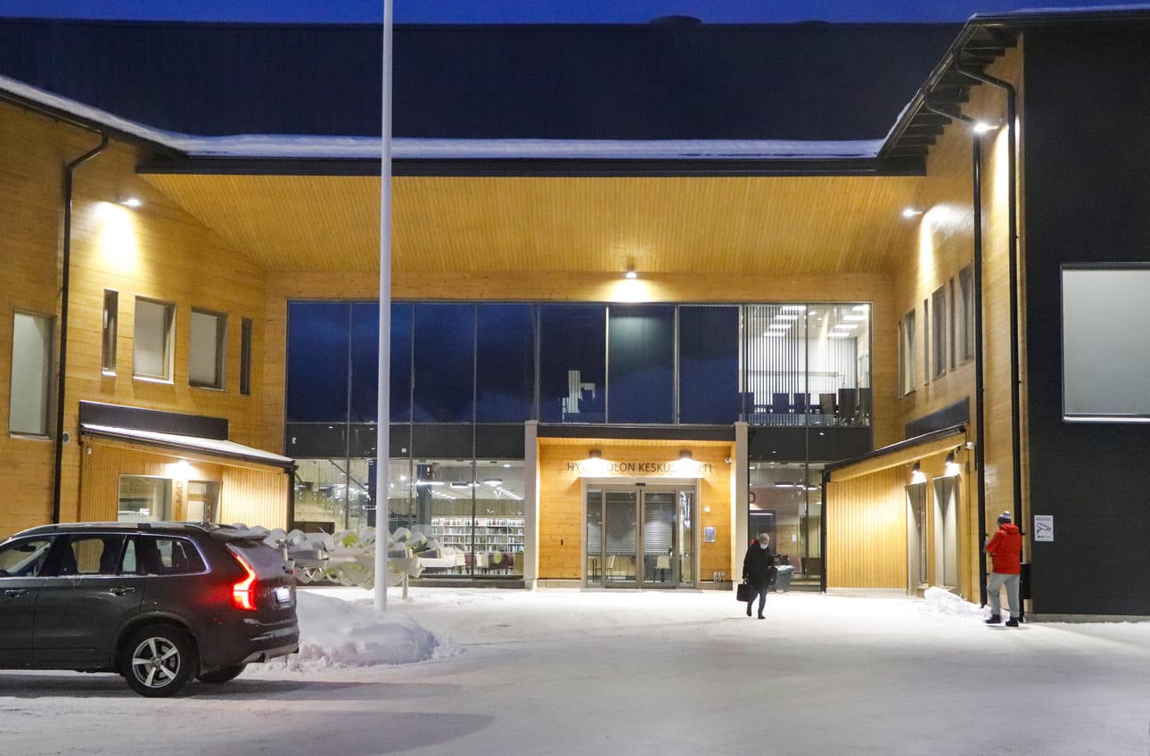 Iijokiseudun kyselyyn vastanneista moni kiitteli Hyvän olon keskuksen olevan kaunis rakennus, mutta sinne pääsemistä pidettiin hankalana niin autolla kuin jalkaisinkin.