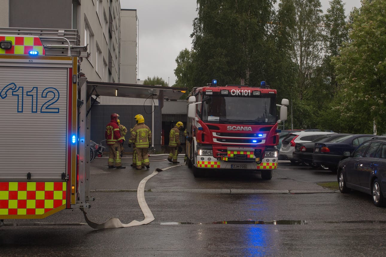 Kerrostalosta tuhoutui yksi huoneisto, mutta muut selvisivät ilman vahinkoja.