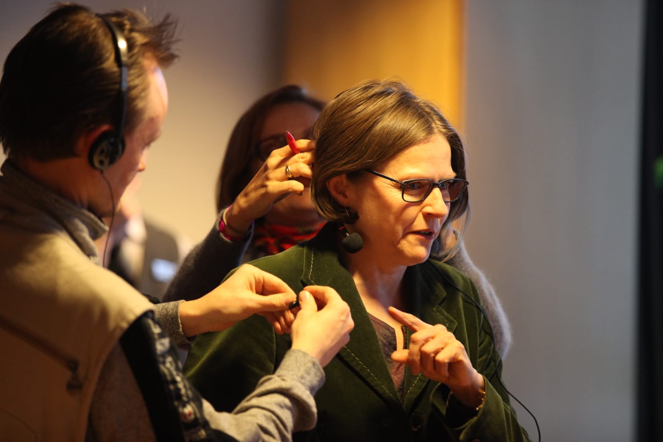 Heidi Hautala vieraili perjantaina Talvivaarassa ja vastaili Vuokatissa yleisön kysymyksiin.