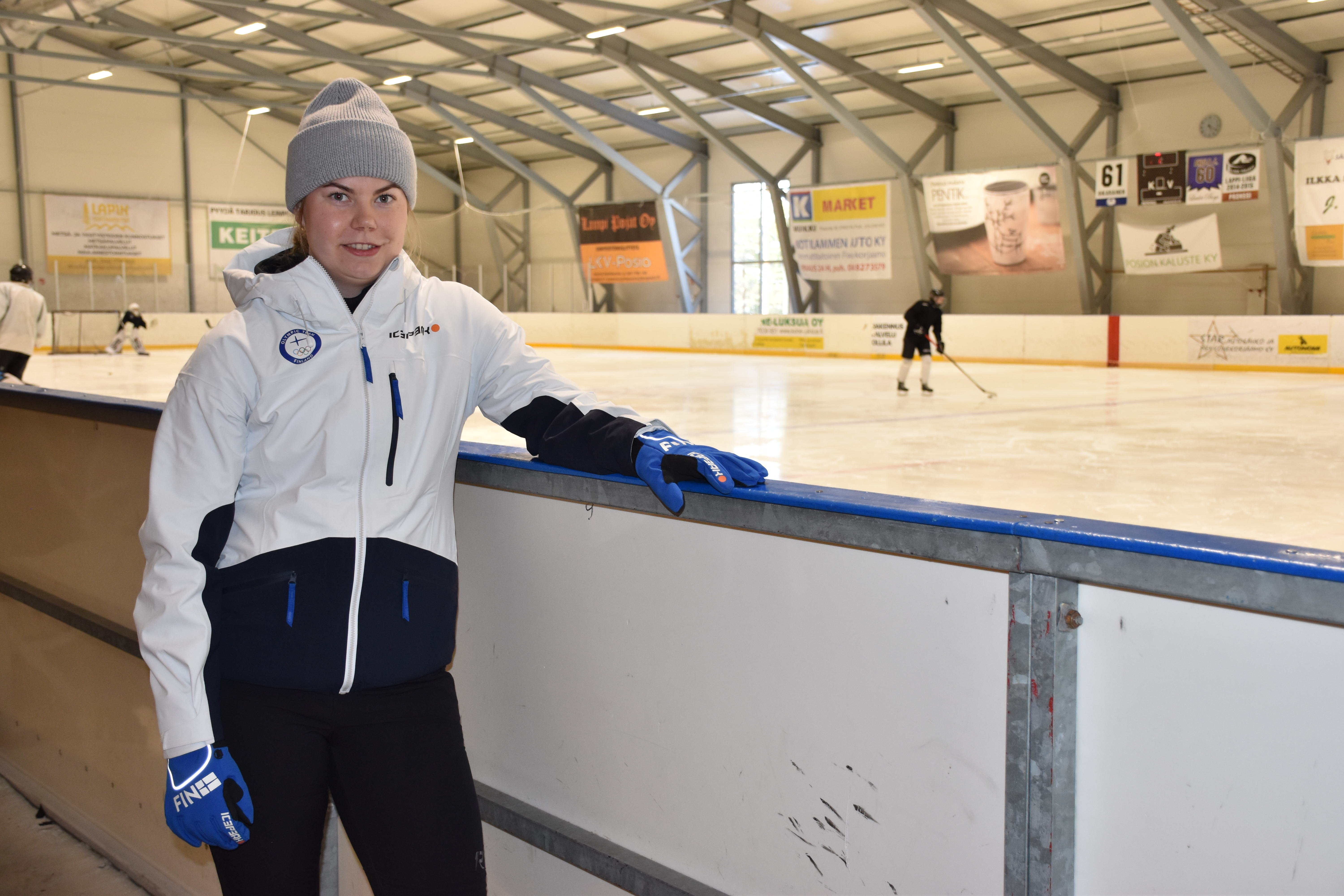 Sveitsi iski kerran ja murskasi tehottoman Suomen naisten jääkiekkojoukkueen mitalihaaveet Milanon olympiakaukalossa