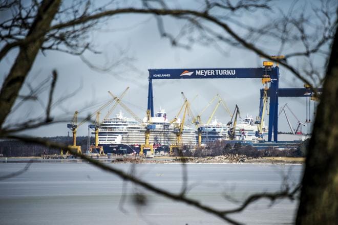 Suomen telakoiden laivatilaukset antavat sysäyksen Suomen vientiin ensi vuonna, arvioidaan Elinkeinoelämän tutkimuslaitos Etlan suhdanne-ennusteessa. ARKISTOKUVA: RIITTA SALMI