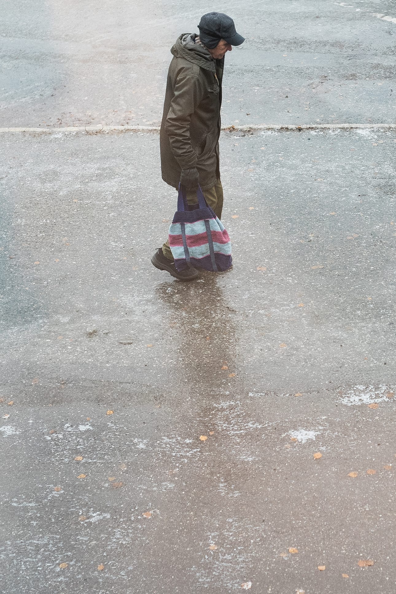 Moni sai varoa askeliaan.
