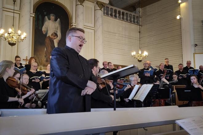 Johannes-passion Alajärvelle tuonut Tommi Niskala esiintyi itsekin. KUVA: HANNE KIVIPELTO