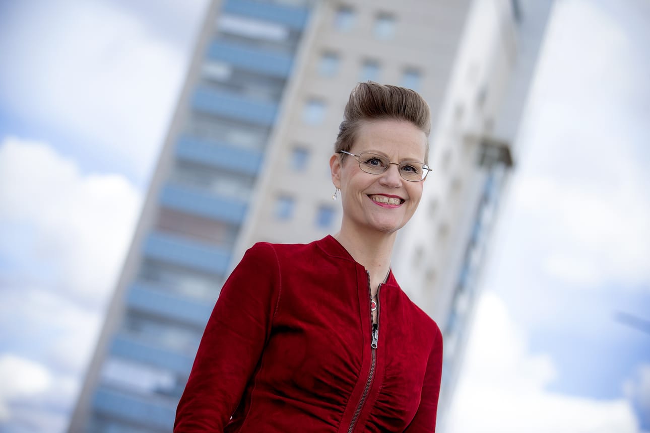Maria Kopsakangas-Savolainen asui nelivuotiaaksi asti tornitalossa, mistä perhe muutti sitten Lehmirannalle.