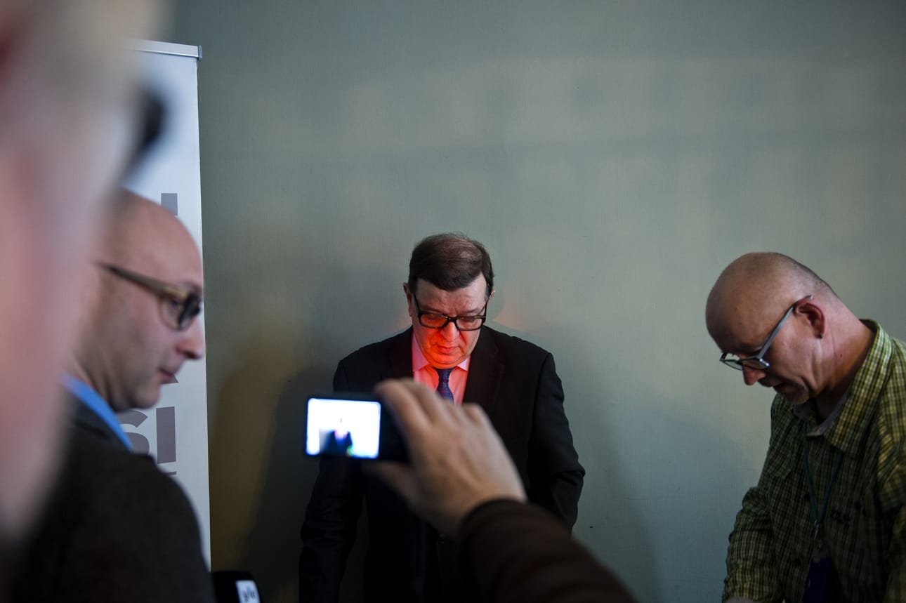 Paavo Väyrynen julkaisi maanantaina uuden kirjansa Eihän tässä näin pitänyt käydä Helsingin Ravintola Sunnissa.