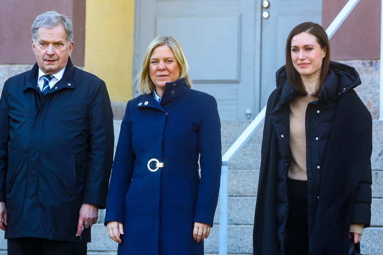 Tasavallan presidentti Sauli Niinistö, Ruotsin pääministeri Madgalena Andersson ja Suomen pääministeri Sanna Marin viime viikon tapaamisessa.