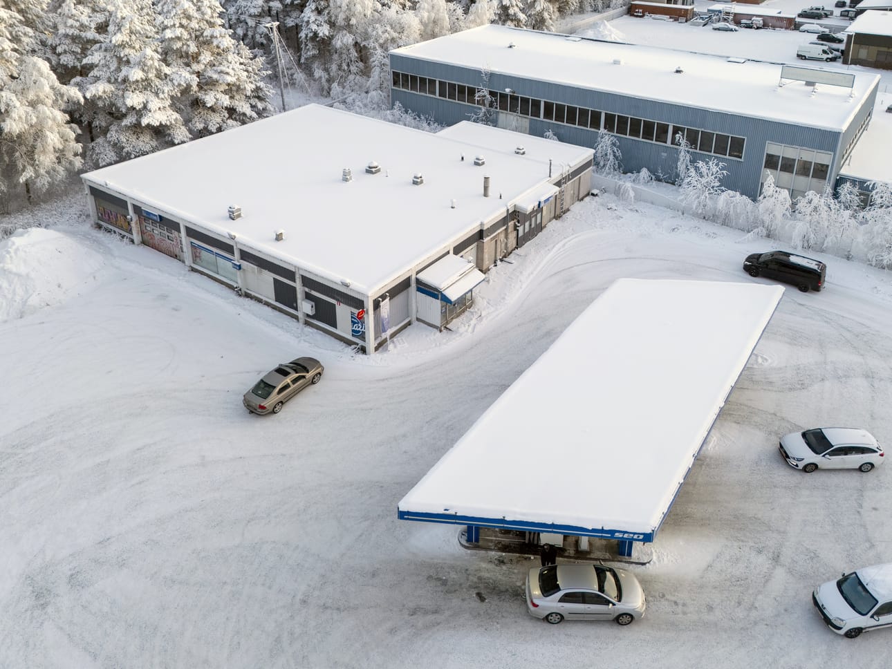 Alppilan SEO:n huoltoasemarakennus ja varasto puretaan tänä vuonna. Kylmäasema jää paikoilleen toistaiseksi.