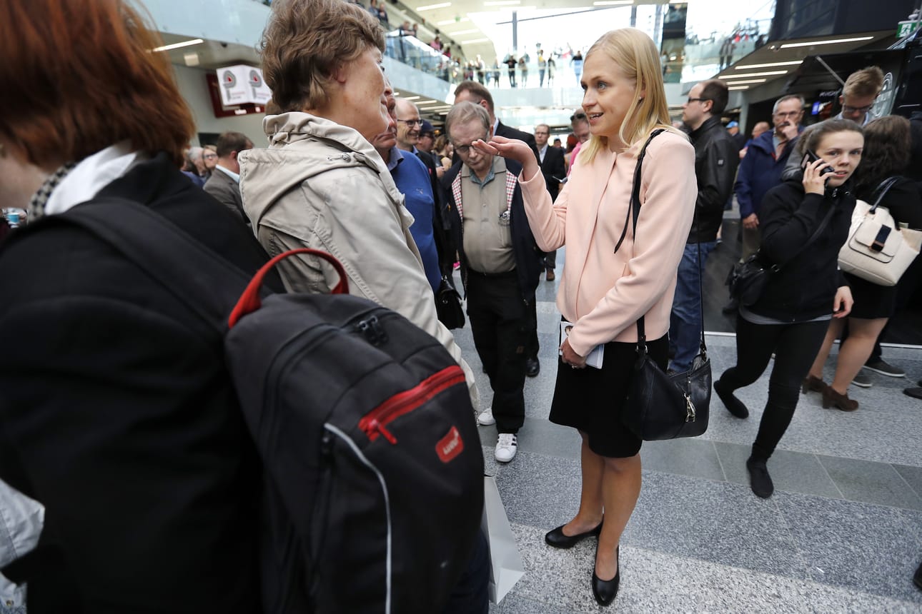 Lännen Median kyselyn mukaan Elina Lepomäki on saamassa noin kymmenen prosentin kannatuksen kokoomuksen puheenjohtajavaalissa.