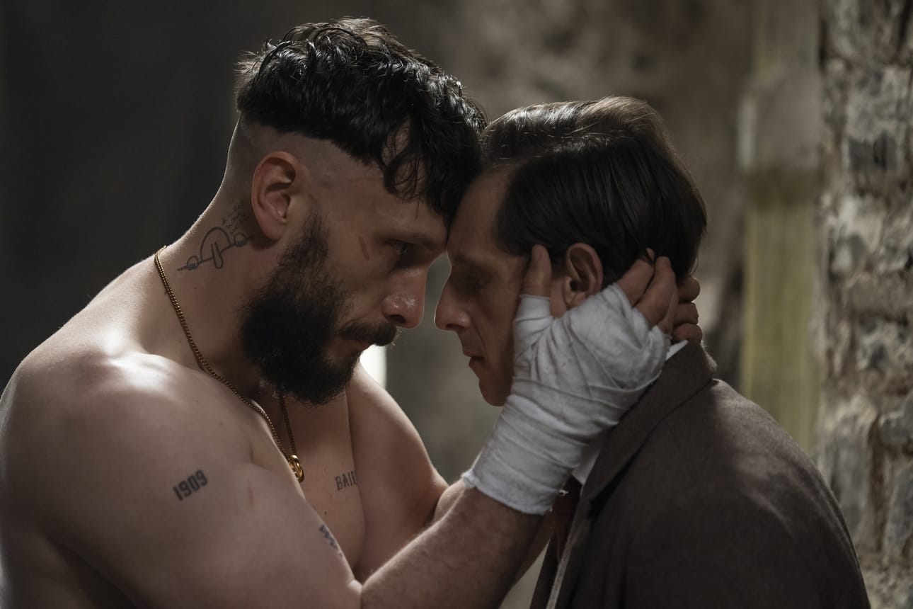 Richard Gadd ja Jamie Bell loistavat veljeyttä, väkivaltaa ja miesten välisten suhteiden haurautta käsittelevässä Half Man -minisarjassa.