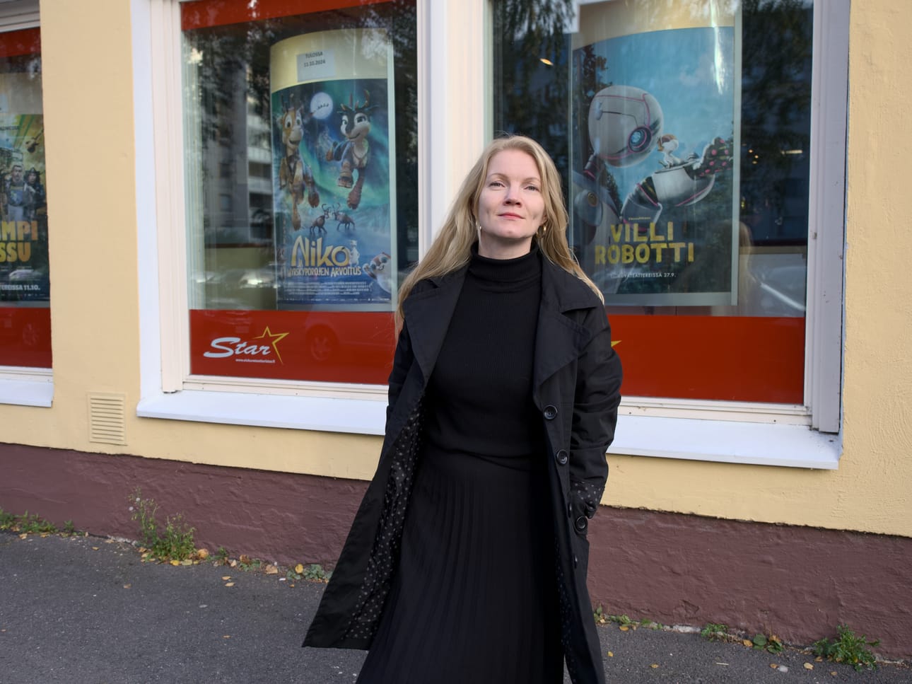 Tiina Wallinin mielestä Lee-elokuva on tärkeä muistutus siitä, miten hurjasti elämä saattaa yhtäkkiä muuttua, vaikka muutokset tapahtuisivatkin jossain kauempana.