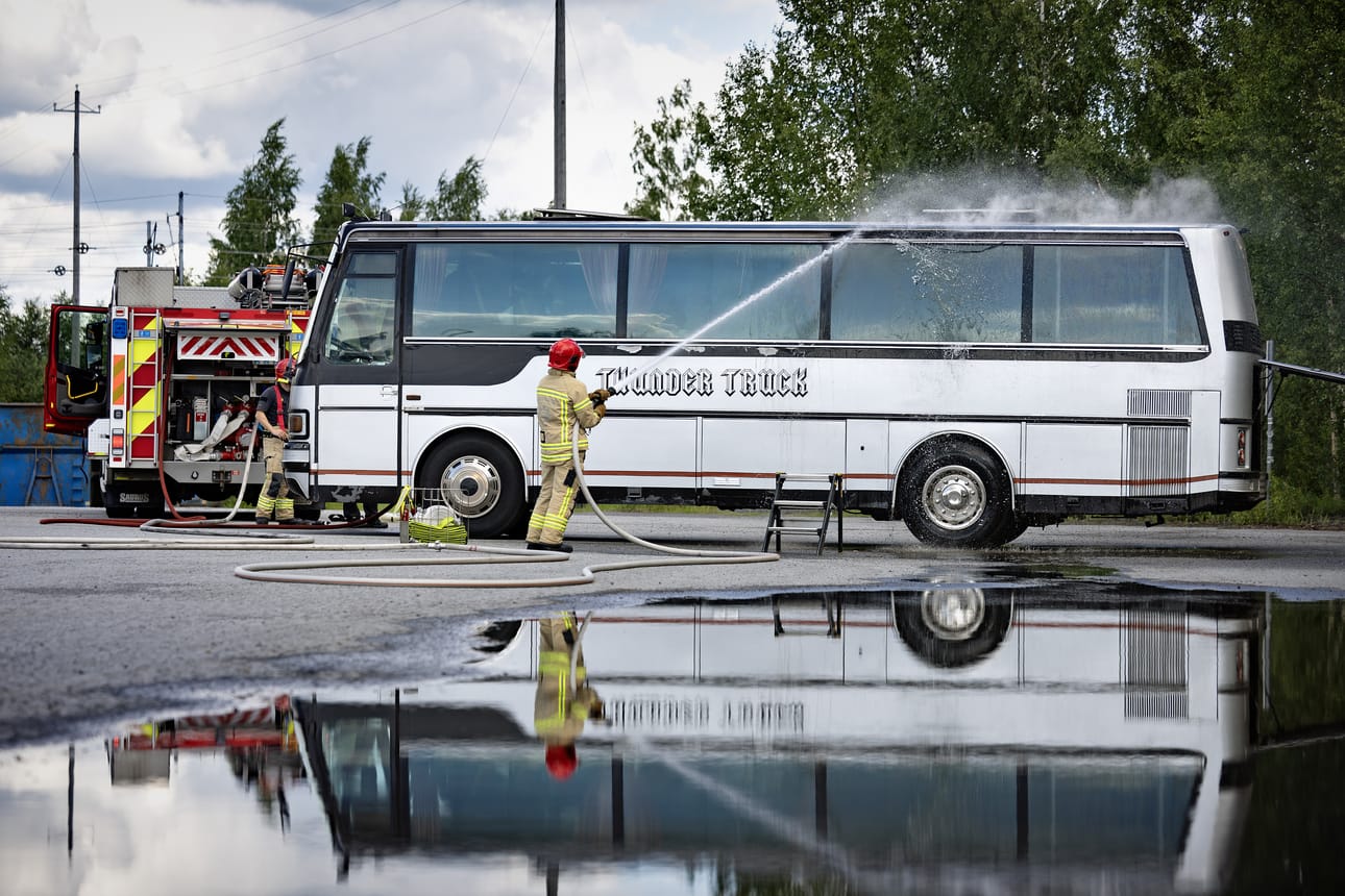 Matkailuauto syttyi tuleen Seinäjoella.