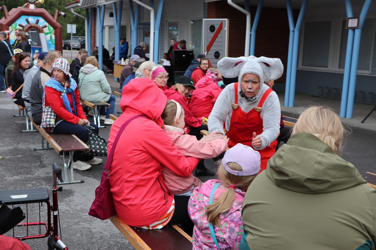 Hiiri Hätä Houtun osallistava musiikkiteatterikonsertti ilahdutti perheen pienimpiä.