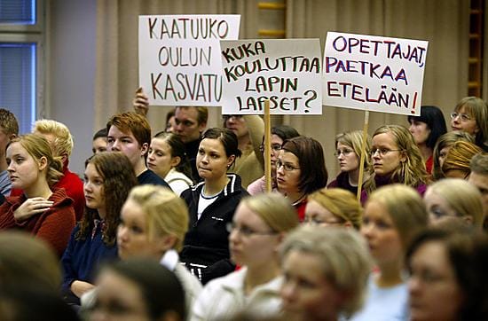 Ylioppilaskunnan ja opiskelijoiden näkemyksiä kasvatuksen tilasta ,rahapulasta ym kuultiin varhaiskasvatuskeskuksen auditoriossa .