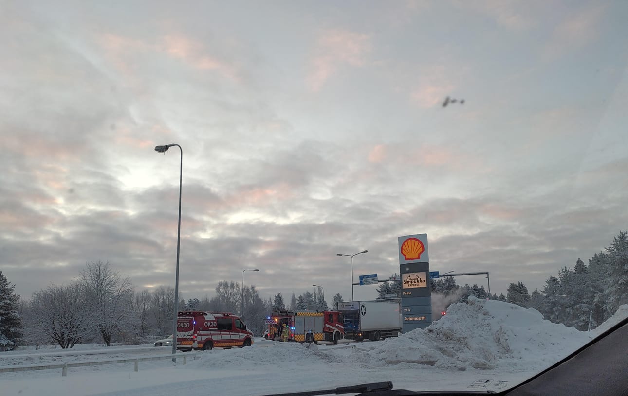 Savuavat jarrut aiheuttivat hälytystilanteen Haapalehdossa tiistaina.