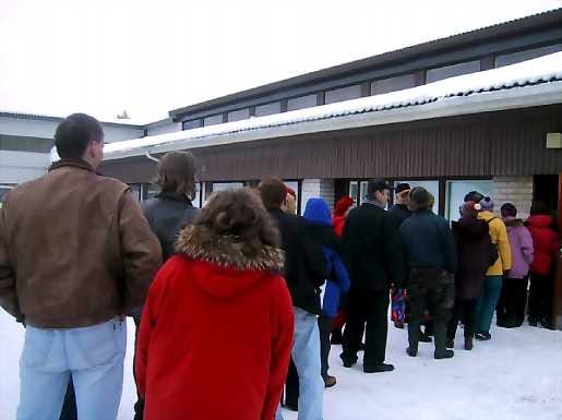Työttömyys on tuonut mukanaan ruokajonot.