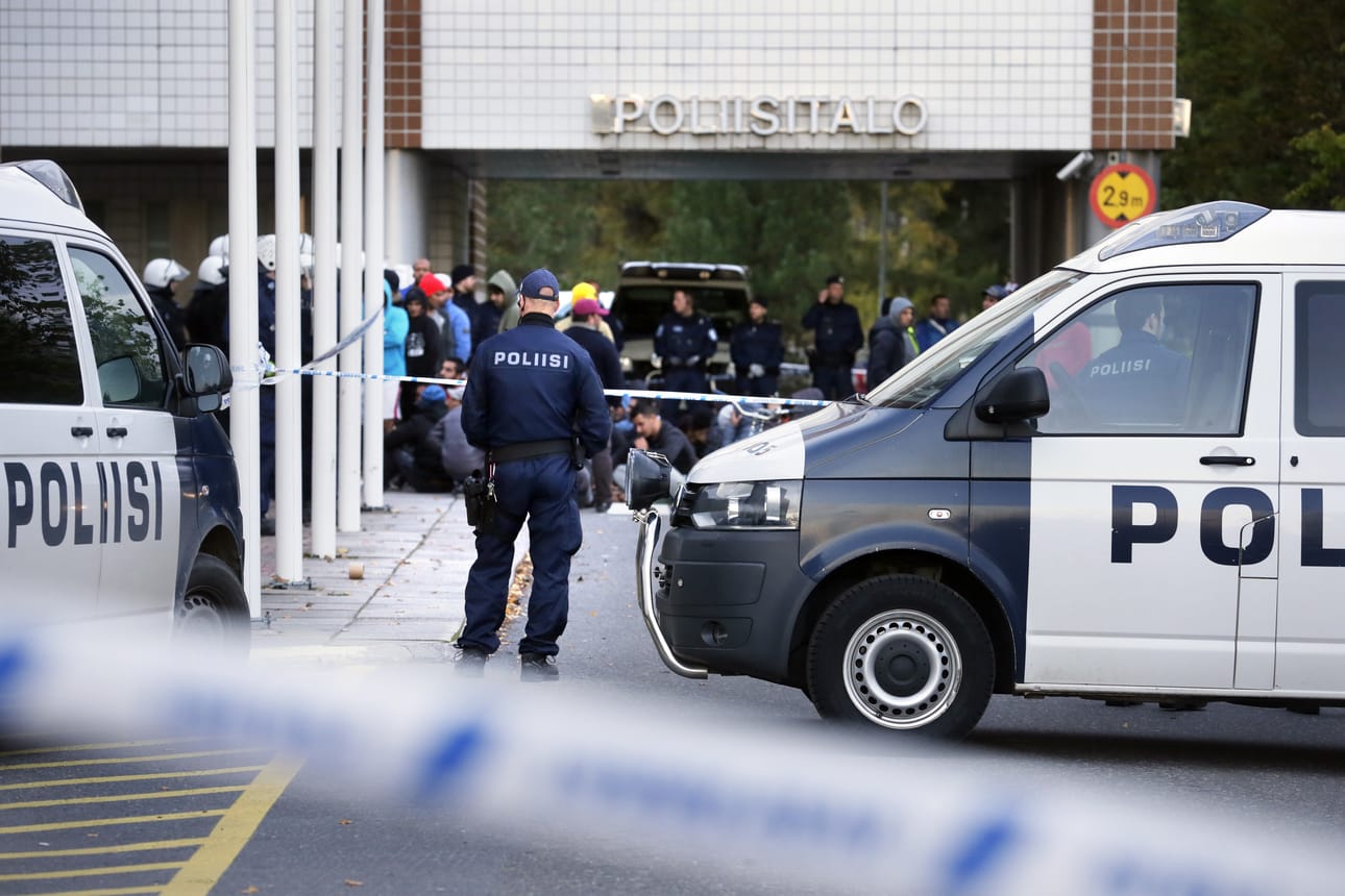 Valtaosa poliiseista on sitä mieltä, että turvapaikanhakijat ovat uhka Suomelle.