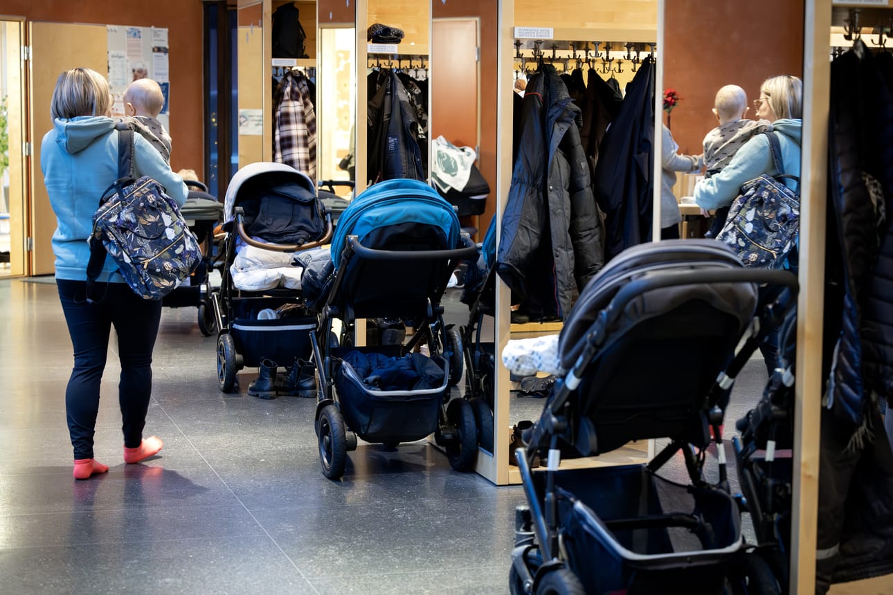 Taloudellinen epävarmuus heijastuu koko perheen hyvinvointiin.