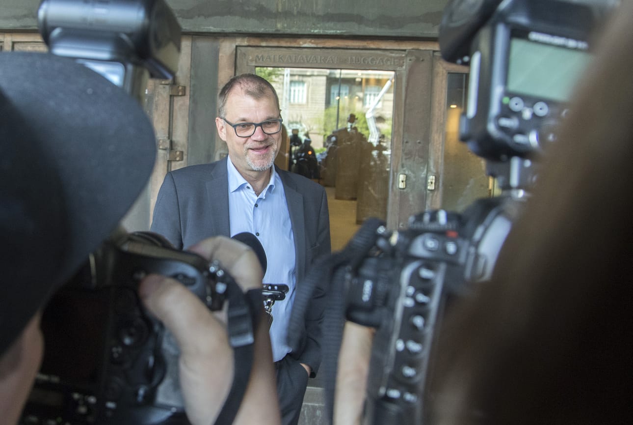 Kansanedustaja Juha Sipilä kuvattuna kesäkuussa. Sipilä kertoo jättävänsä eduskunnan kuluvan kauden jälkeen.