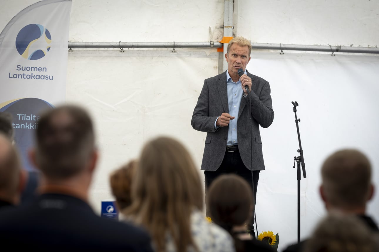 St1:n Mika Anttonen kannustaa hyvinkin erilaisia yhtiöitä ja toimijoita lyömään hynttyyt yhteen.