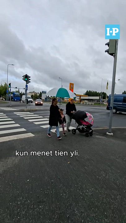 Inga Tu­li­sa­lo, 6, aloitti ekaluokan kou­lu­rep­pu keik­kuen