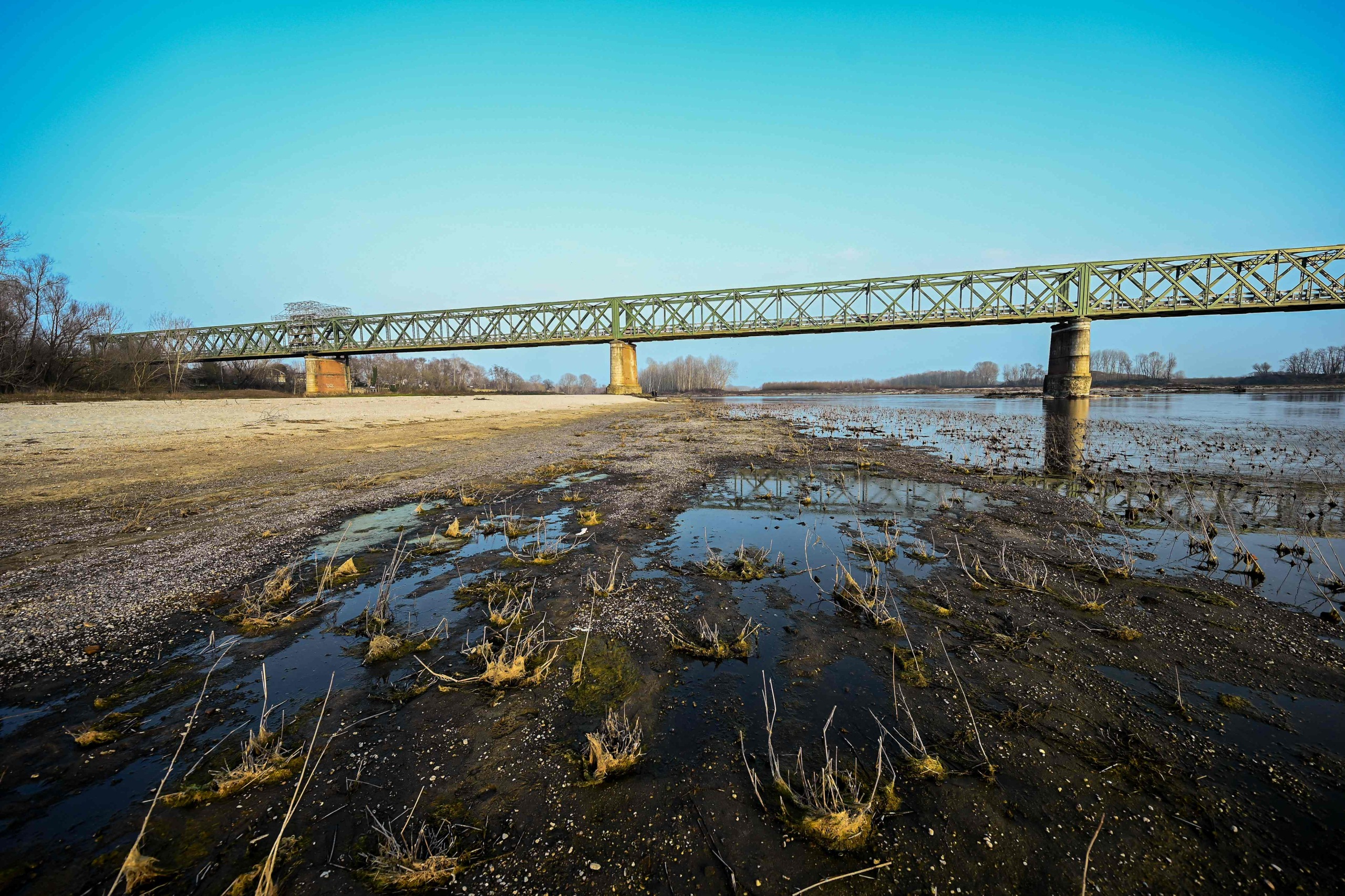 Italiaa uhkaa tänä kesänä kuivuuskatastrofi – jopa kolmasosa ruoantuotannosta on vaarassa Pojoen laaksoa vaivaavan kuivuuden vuoksi