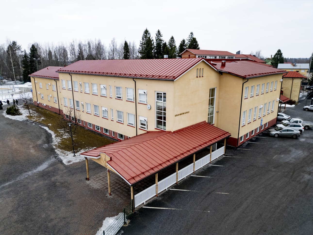 Ylistaron Kirja-Matin koulua esitettiin lakkautettavaksi vuonna 2027.