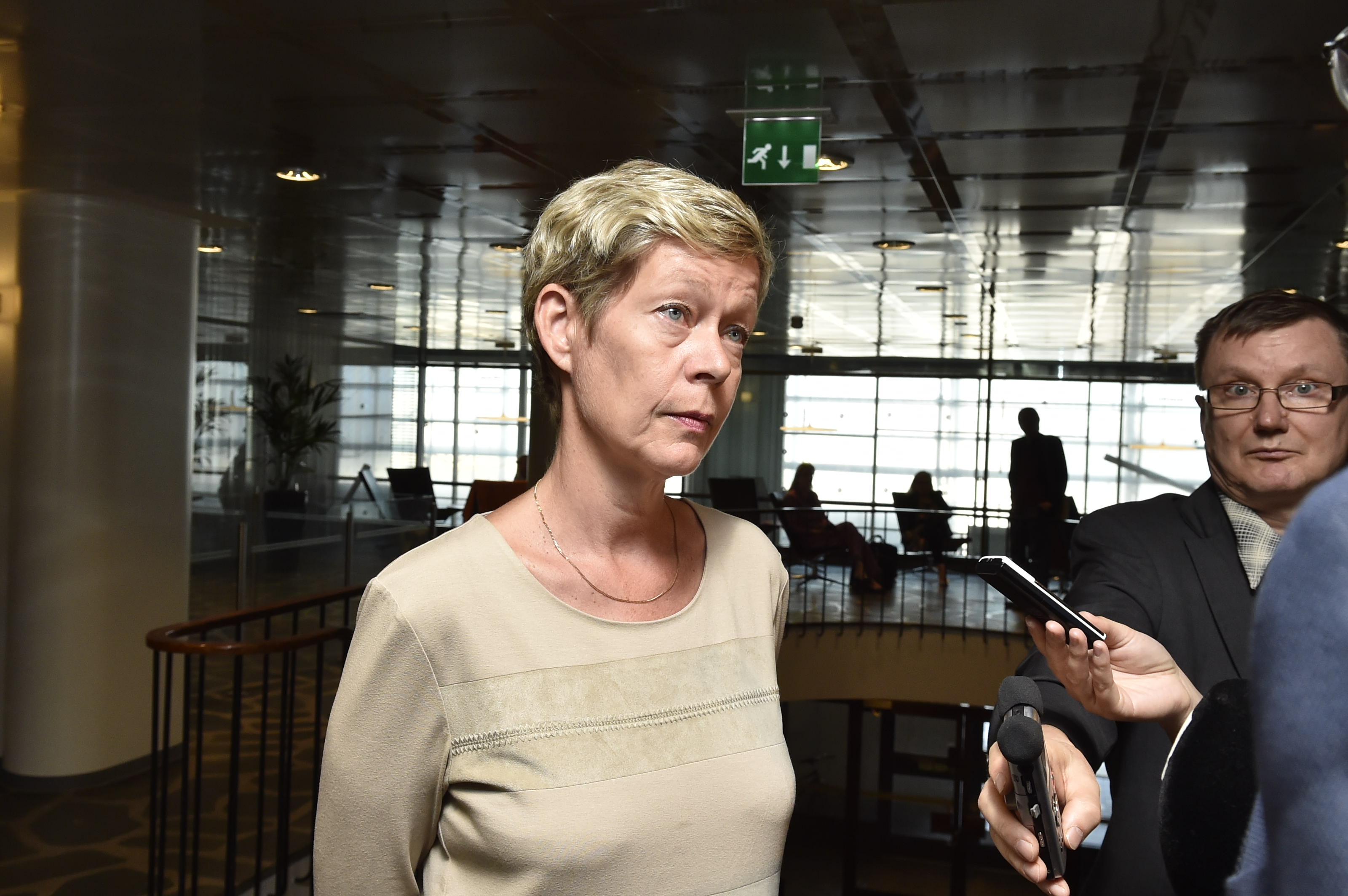 Teknologiateollisuuden työmarkkinajohtaja Eeva-Liisa Inkeroinen on pettynyt, jos Metalliliiton neuvottelutien kaatuminen kaataa koko kilpailukykysopimuksen. 