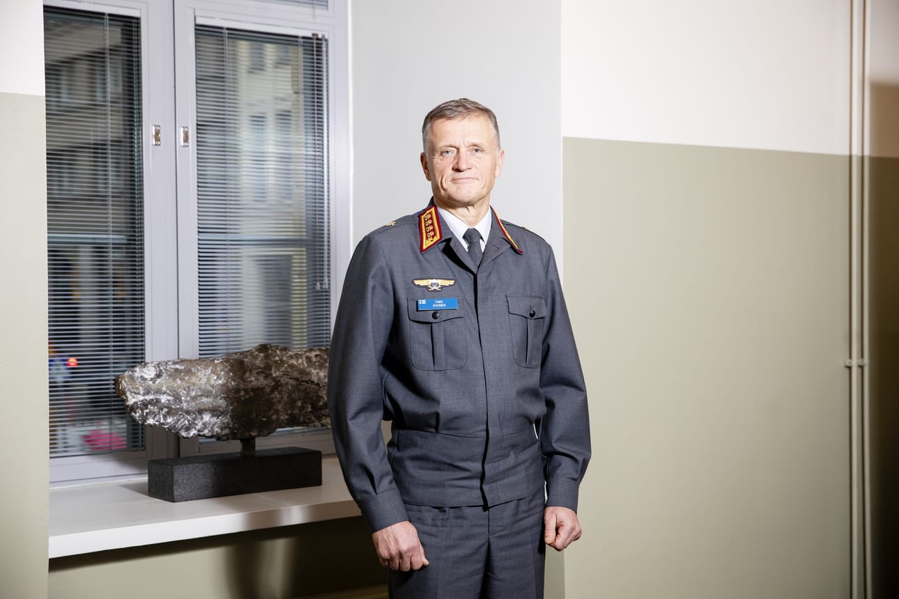 Puolustusvoimain komentajalla Timo Kivisellä, 59, on aiempien pääesikuntatehtäviensä perusteella näkemystä siitä, mihin sotilasteknologinen kehitys on menossa.