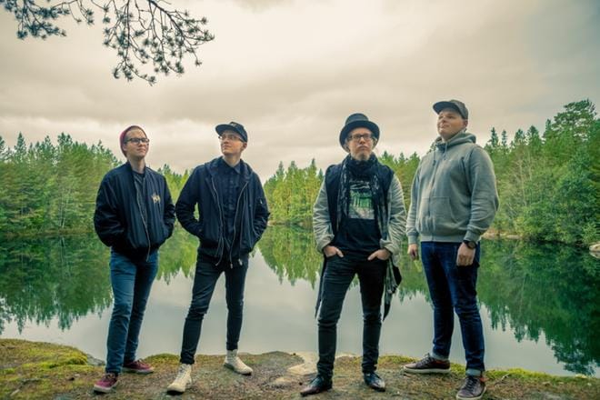 Vuonna 2010 perustettu Prinssi Rohkea ja Erämaan Rotat -yhtye tähyää uudella kappaleellaan Aleksis Kiven mystisiin mielenmaisemiin, sinne, ”missä ilmanrannall’ kaukametsä haamottaa”. Yhtyeessä soittavat Sami Kangas, Antti Väisänen, Eemu Laurila ja Konsta Kivelä.