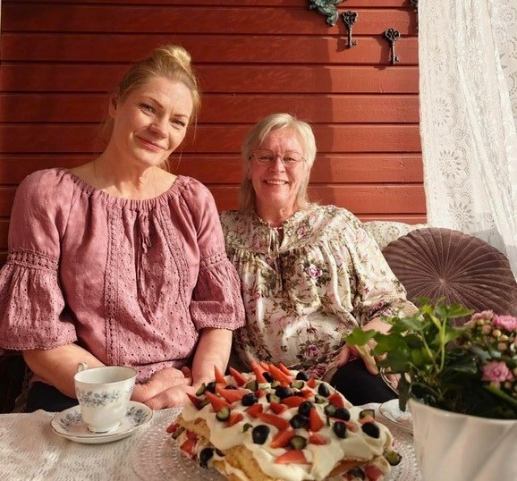 Toive yhdessä työskentelystä ja kesästä Kristiinassa toteutui –  Kati Koukku ja Lotta Ainali päättivät ryhtyä pitämään kesäkahvilaa