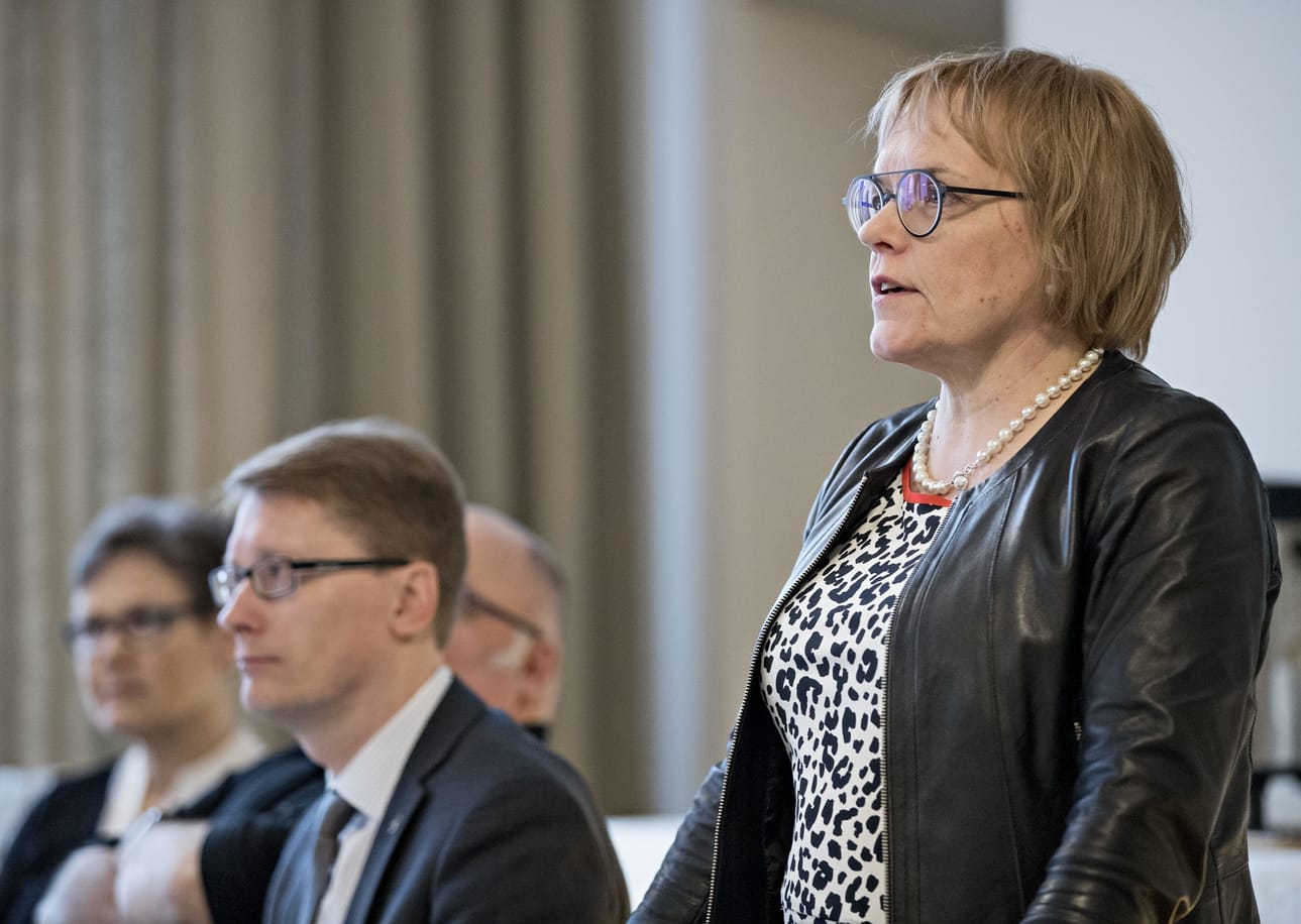Kirsi Ylitalo-Katajiston (oik.) tutkimuksessa käy ilmi, että kymmenen prosenttia väestöstä käyttää paljon sosiaali- ja terveyspalveluja. Arkistokuva.