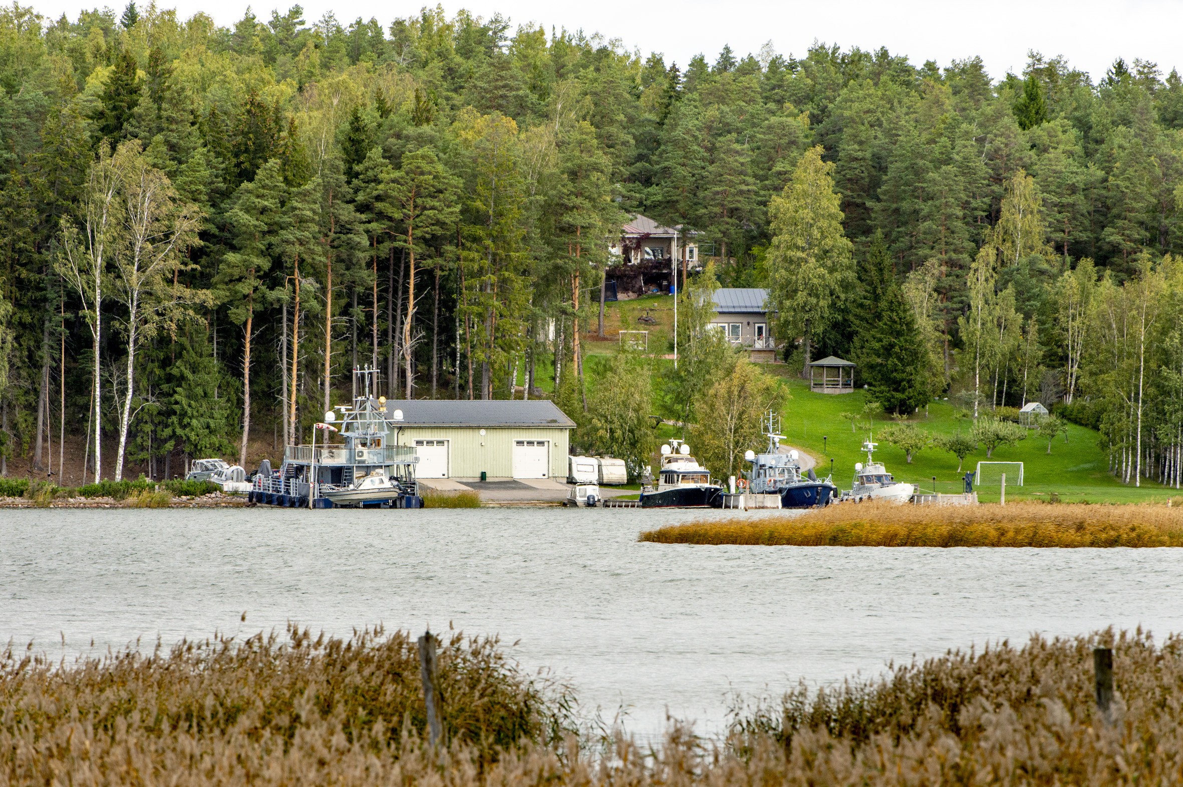 Suurratsian kohteena ollut ja talousrikosepäilyihin liitetty Airiston Helmi myy kiinteistönsä Suomessa, yhtiö asetettu selvitystilaan