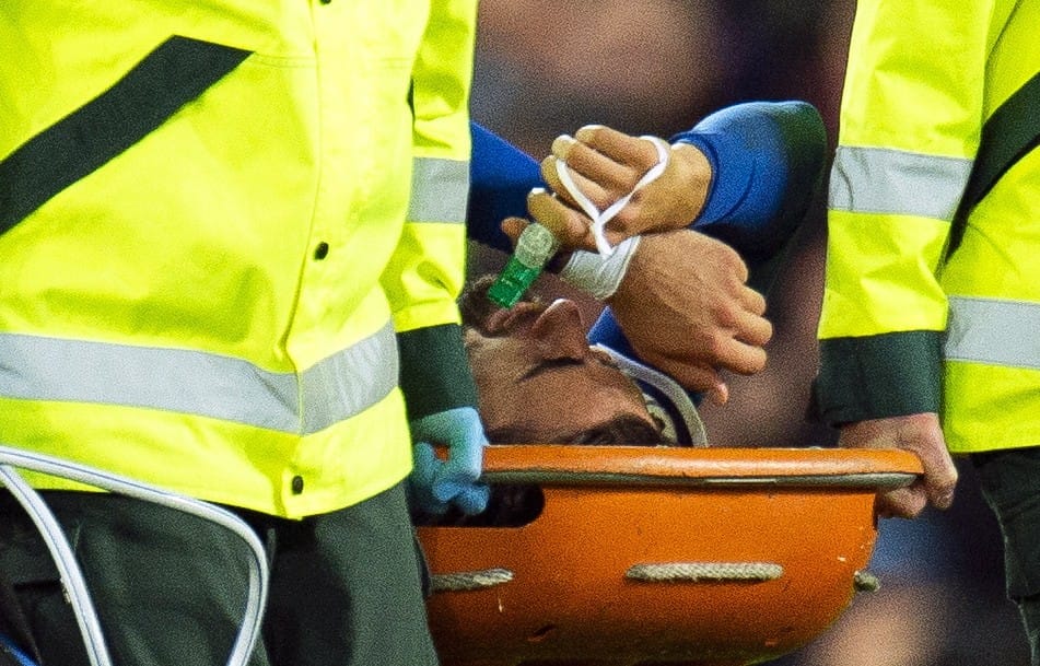 Evertonin keskikenttäpelaaja Andre Gomes loukkaantui pahasti ottelussa Tottenhamia vastaan.