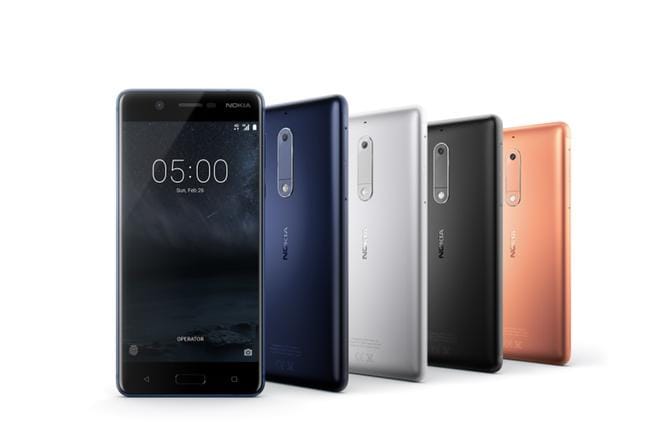 Nokia 5, tässä useina värivaihtoehtoina, on yksi HMD Globalin julkistamista keskiluokan älypuhelimista. KUVA: HMD Global